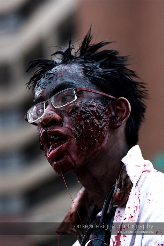 Proof-Zombie_Walk_Toronto-2011-019