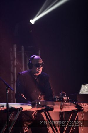 Front242-Kinetik4-004
